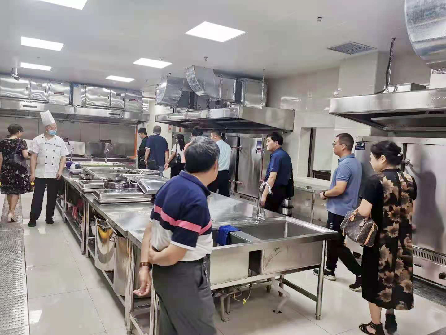 学校食堂好色先生APP下载工程
