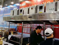  好色APP在线观看2019年上海国际酒店用品展开展，引来不少游客围观